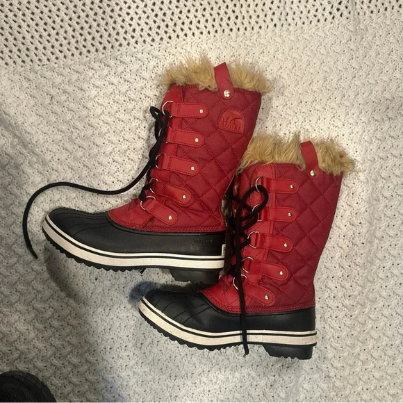 Red Sorels Snow Boots size 7 women'ss - Picture 1 of 8